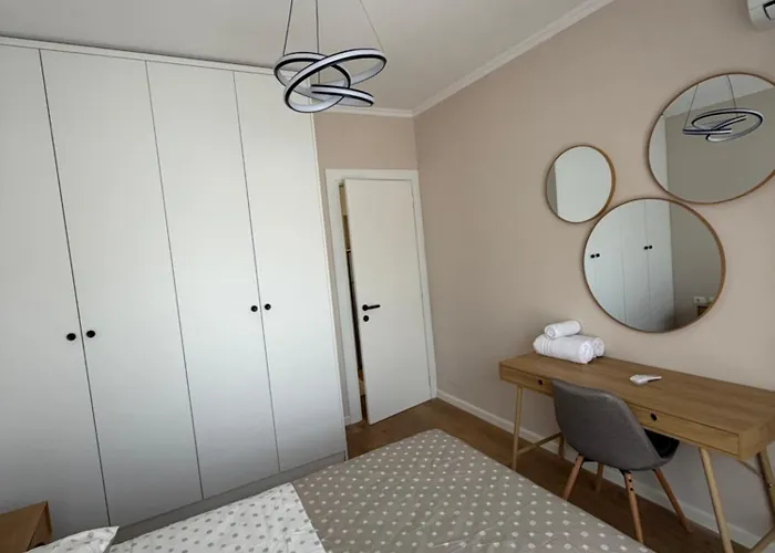 公寓 Prayla Luxury At Poligoni 地拉那